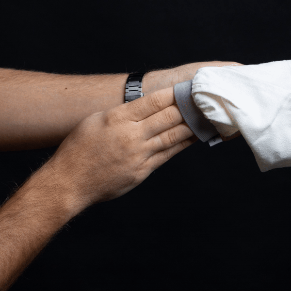 Silky nuts gentle exfoliator glove